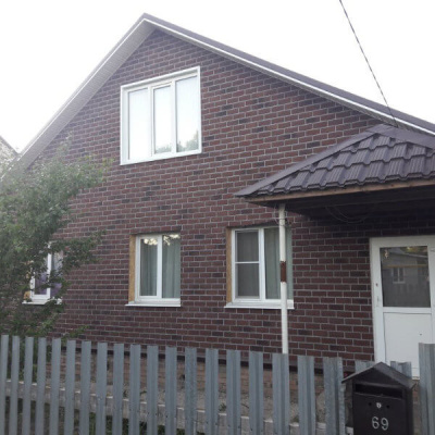 Фaсадная плитка Hauberk коллекция Кирпич цвет Баварский на фасаде дома фото 2